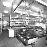 Interiör av ett Restaurangkök. Korsnäs AB. Den 14 april 1963.  (Föreningshuset, Holmsund eller Huvudkontoret)
