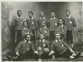 Idrottsföreningen Örnens fotbollslag i Kalmar, 1906.

1906