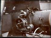 Gåva av Otto von Fieandt.
Lavettaget till 12 cm kanon på Clas Horn sönderplockat 1911