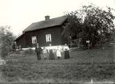 En familj uppställd för fotografering i Viborg 1920.