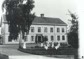 Sjukvårdpersonalen framför Sjukhemmet i Falsterbo  1917.