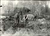 Dikesgrävning i Basebo 1921