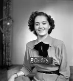 Okänd dam. Postens legitimationskort P. Gle 254 - 257. Den 1 oktober 1949.