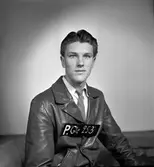 Okänd herre. Postens legitimationskort P. Gle 253. Den 1 oktober 1949.