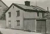 De 1960 nybildade tomterna i kvarteret Krämaren 15, på Kvarngatan 16 (porten) och Kvarngatan 18 (huset).