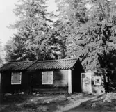 Fäbodstuga inom stadens gränser. Brorsbergs fäbodstuga, Norrlandet.

