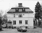 Hemgården. Västra fasaden.
