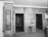 Gamla brukskontoret.

Östervägg, vänster-innre rummet (inpektorrummet. Höger ingång farstun.


