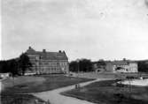 Centralskolan från Medborgarplatsen.