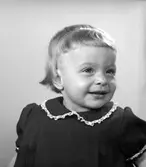 Flickan Åskogh, Karlholms bruk.
