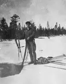 En man med sitt fiskenät.