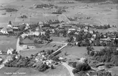 Torsåker, Gästrikland. Flygfoto över Kyrkbyn i Torsåker (Solberga) år 1938 eller 1939.