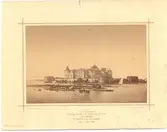 Till Deras Majestäter Konung Oscar och Drottning SOPHIA.
Underdånigst af Kalmar läns innebyggare den 6 juni 1882.