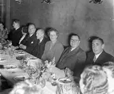 Festmiddag. 1940-tal?Bl.a. Gehlin, Sörman, Cedergren, & fru Sörman.