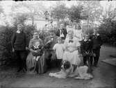 Handlare Nils Ferdinand Landberg med familj, Norrskedika, Börstil socken, Uppland