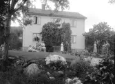 Hus med trädgården
