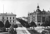 Korsningen mellan Nygatan och Norra Kungsgatan. Till vänster Gävle stads sparbank 