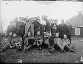 Män i uniform med dragspel, Östhammar, Uppland