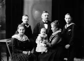 Frisören Streifferts familj. 7 april 1917





