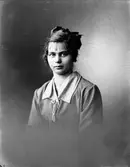 Linnea Andersson, Holmsundsgatan 15. Mars 1918






