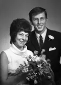 Brudparet Johansson. Centrum 7 a, Valbo. Den 11 oktober 1971.