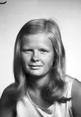 Inger Myrulf, Frötuna Gård, 710 41 Felingsbro. Den 12 juli 1971