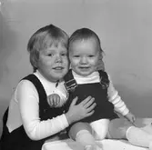 Strands barn. Vegagatan 7 B, Gävle. Den 21 december 1974