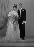 Brudparet Berggren. Den 17 juni 1956