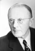 Folkskollärare W. Lundgren

