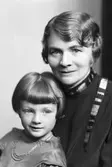 Fru och dotter Jansson
