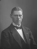 J. Lindberg





