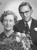 Brudparet Edvin Thörnblom, Ruddammsgatan 19, Gävle. Den 20 augusti 1944
