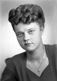 Ulla-Britt Jansson, Nygatan 6, Gävle. 30 november 1944.