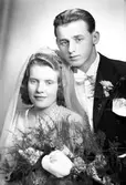 Brudparet Anton L Estrade, Box 604, Järbo. 2 december 1944.
