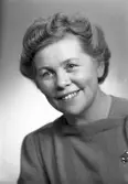 Fru Siv Karlsson, Brunnsgatan 78, Gävle.         December 1944.