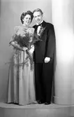 Brudparet Olle Sjöstrand, Bondegatan 16, Sandviken.      13 januari 1945.