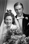 Brudparet Rehlin. 24 mars 1945. Nordströms Möbelaffär Gävle.