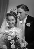 Brudparet E. A. Björnefors, Upplandsbodarna. 7 april 1945.