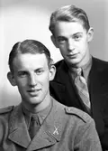 Boktryckare J.V. Westlunds söner. 9 maj 1945. J. V. Westlund, Valbogatan 17, Gävle.