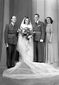 Brudpar Nils Henry Svensson, Staketgatan 19, Gävle. 28 juli 1945.