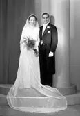 Brudparet Teodor Ekersand,Timmermansgatan 18 B, Gävle. 6 oktober 1945.
