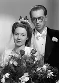 Brudparet Gunnar Wilsson, Hammarvägen 6 B. 6 oktober 1945.