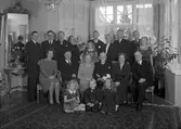 Paret Emil Mattons guldbröllopsdag. Oktober 1945.
