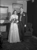 Brudparet Lundgren. Oktober 1945. I hemmet, Turistgården, Tällberg.