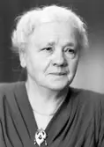 Fru Selma Holm, Södra Centralgatan 26, Gävle. 7 december 1945.