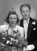 Brudpar Åke Brolund, Sofiagatan 3, Gävle. 15 december 1945.