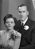 Brudpar Alvar Stymne, 29 december 1945. Skickas till civilingenjör Alvar Stymne, Fortifikationen, Boden.