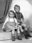 Barn, 28 januari 1946. Ingenjör Hansson, runda vägen 10, Gävle.