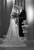 Brudpar Birger Ström med brudnäbb. Herr Birger Ström, Norra Rådmansgatan 32 A, Gävle. 9 februari 1946.