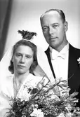 Brudpar B. Lindqvist, Tredje Tvärgatan 40, Gävle. 24 mars 1946.